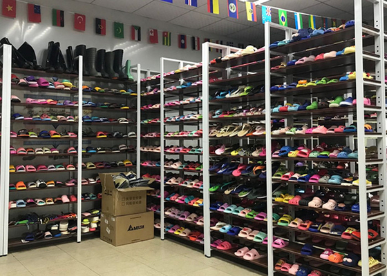 آلة نفخ الهواء للبلاستيك PVC الوجه بالتخبط أحذية Chappal